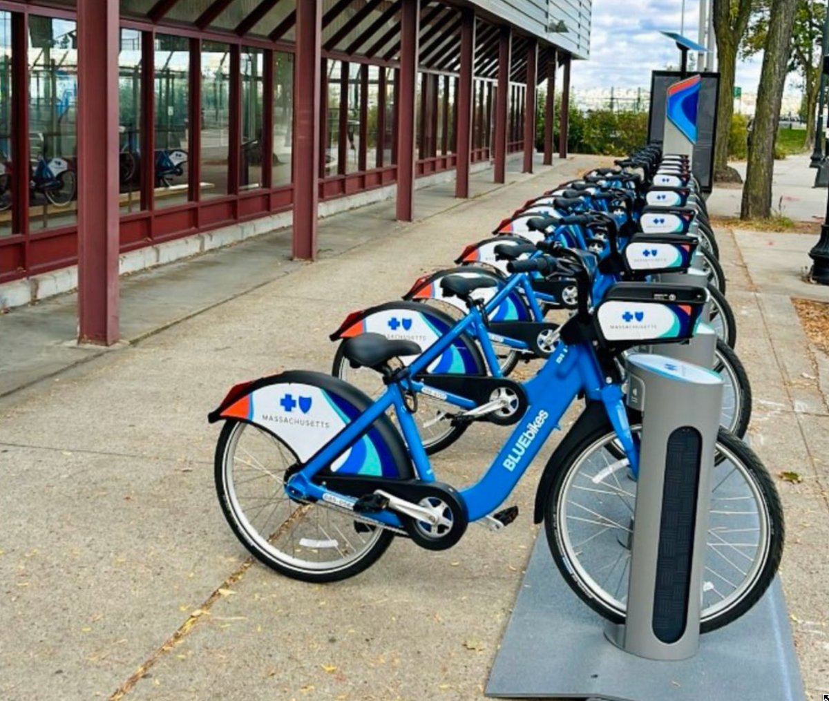 👏!!
New <a href="/RideBluebikes/">Bluebikes</a> station plugs a massive hole in the network. Awesome job getting this through.