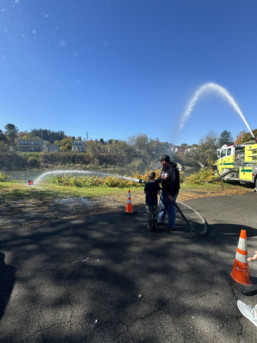 Andy_Buchsbaum's tweet photo. Thanks to Chief Gates and the Marathon Fire Department for hosting our Appleby students today.  Kids had fun learning about fire safety and prevention. https://t.co/LcL62eZRUE