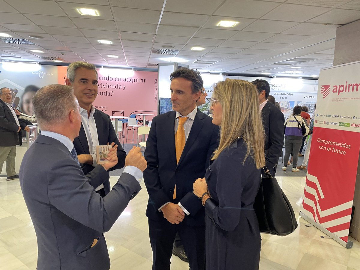 El Gobierno regional lanzará una nueva línea de ayudas para la compra de #viviendaprotegida de nueva construcción

El consejero anuncia esta nueva medida para mejorar el acceso a viviendas asequibles en la Feria #Reside2024 de <a href="/apirmmurcia/">Promotores Murcia</a> 

acortar.link/rrbZgB