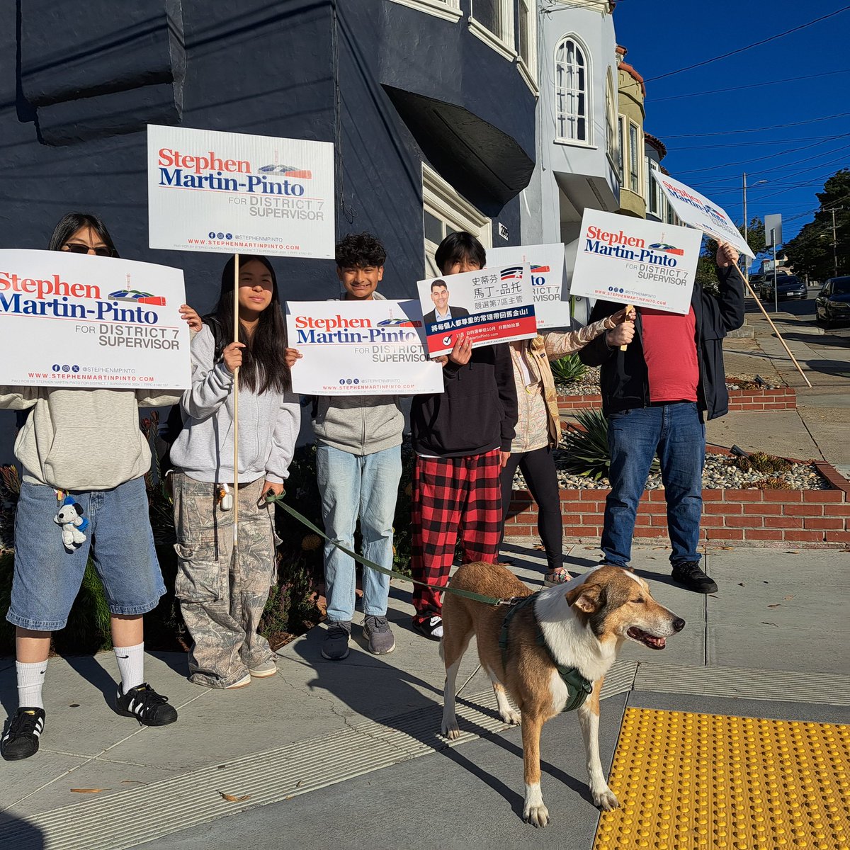StephenMPinto's tweet photo. I had a great time with my volunteers this morning holding signs at Hoover Middle School!
#RankEveryoneButMelgar
#AnyoneButMelgar https://t.co/9b0UYCkOlO