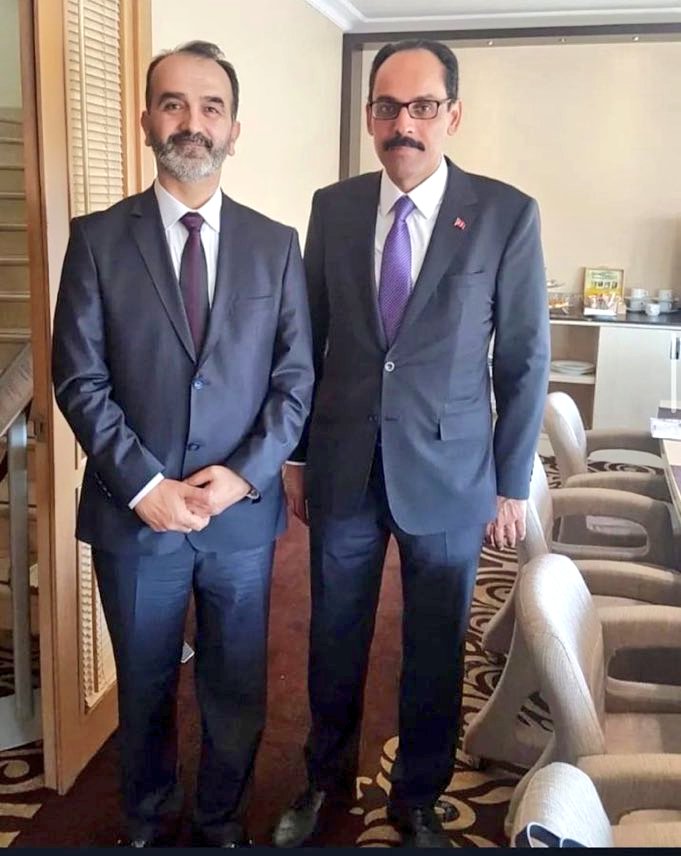 portovecchiaaa's tweet photo. Bebek öldüren çetenin lideriyle MİT başkanının birlikte fotoğrafının olduğu başka kaç ülke vardır https://t.co/celW1HCHIW