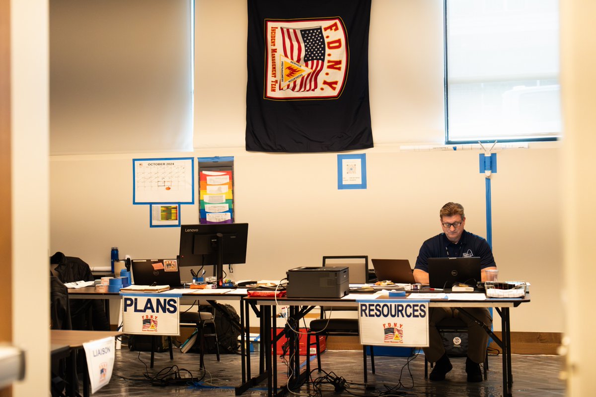 SecretaryPete's tweet photo. Day and night, dedicated responders and volunteers have been helping the people of western North Carolina recover. I stopped by the operations center in Asheville to thank them for their service to impacted communities. https://t.co/01hLygPGsb