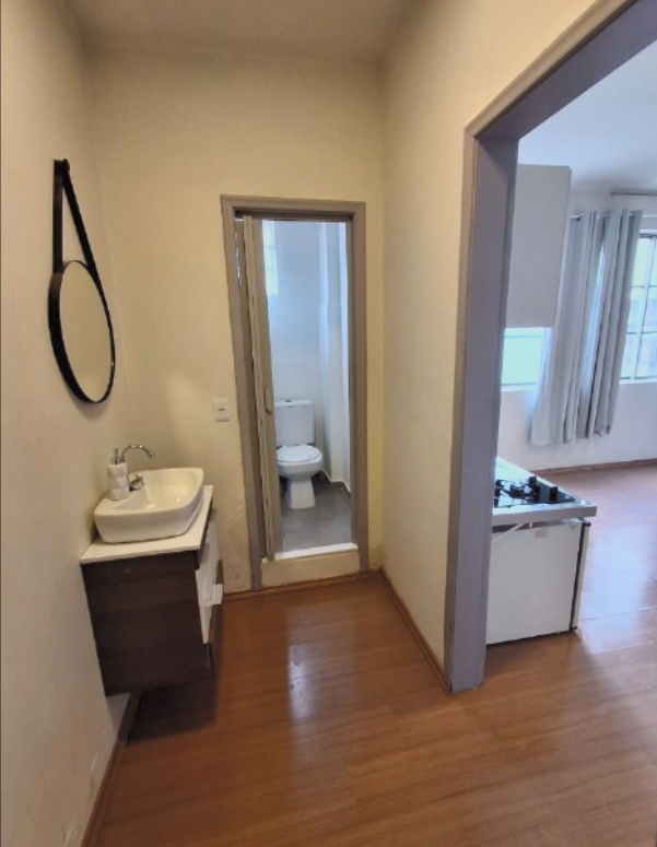 1450/mês nessa droga aqui no Centro de Porto Alegre; Essa cidade está insalubre.