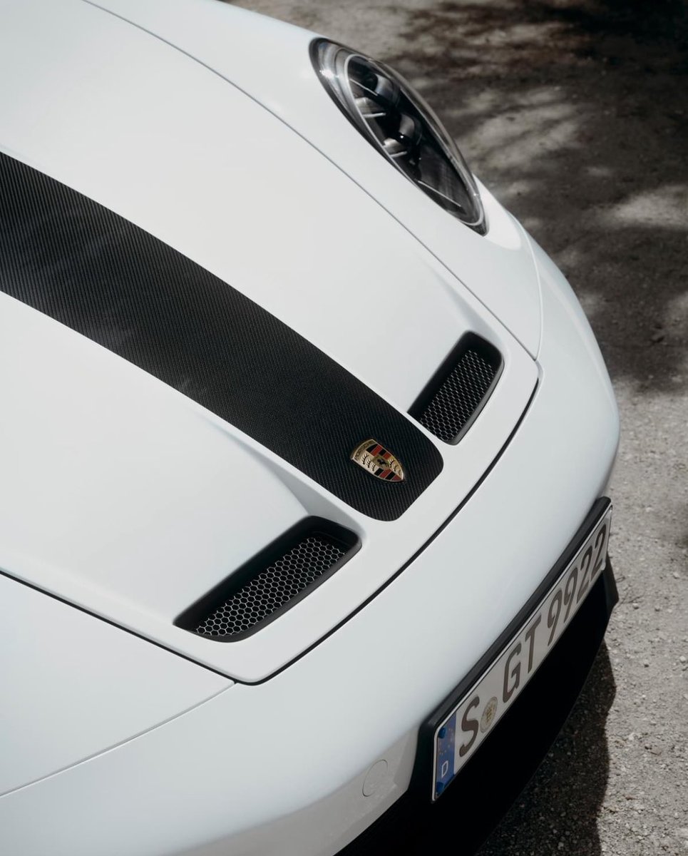 mototligo's tweet photo. Say Hello to new Porsche 911 GT3 🫡

Porsche 911 GT3 in blanco white 😉.

#911 GT3
3.4 s
Acceleration 0 - 100 km/h
375 kW / 510 PS
Power (kW) / Power (PS)

#porsche #new911 #gt3  #newcarlaunch #autoshow #porsche911gt3 https://t.co/snTjzpk0JG