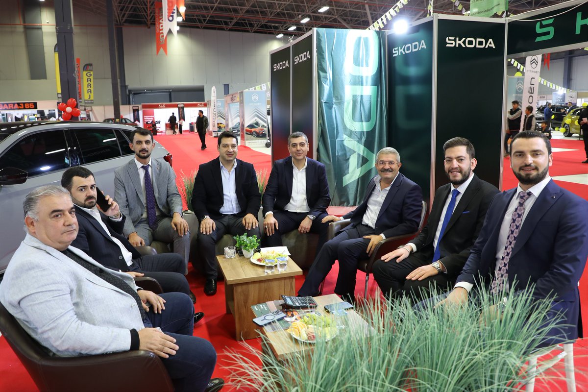 Yönetim Kurulumuz; İl Emniyet Müdürü Sn. Murat Mutlu ile birlikte İlimizde düzenlenen "AutoVan Otomotiv Fuarı"nı gezdi.

Fuarda yer alan firmaları ziyaret eden Yönetim Kurulumuz; fuarın İlimiz için hayırlı olmasını ve verimli geçmesini temenni etti.

<a href="/NecdetTakva/">Necdet Takva</a> <a href="/Mehmetdegerr/">Mehmet Deger</a>