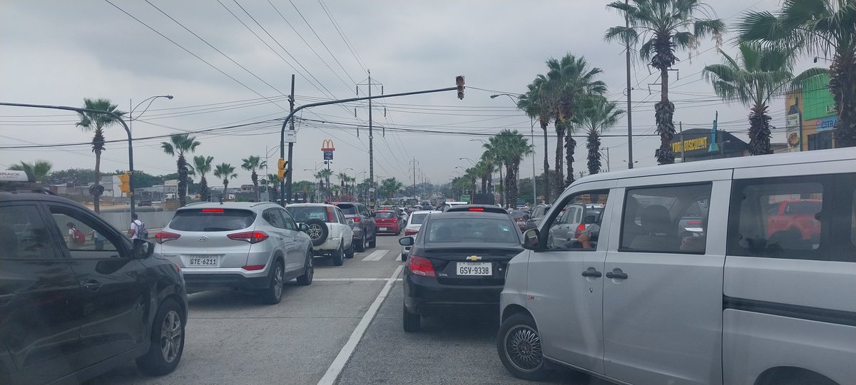 chrisbravo82's tweet photo. @ATM_Transito necesitamos un agente de transito. https://t.co/mQoVH1mwSC