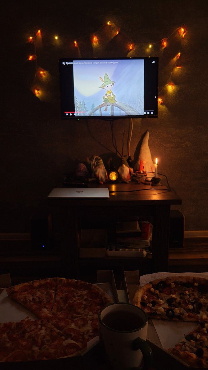 Пока все в пятницу жёстко тусят, я провожу это время вот так