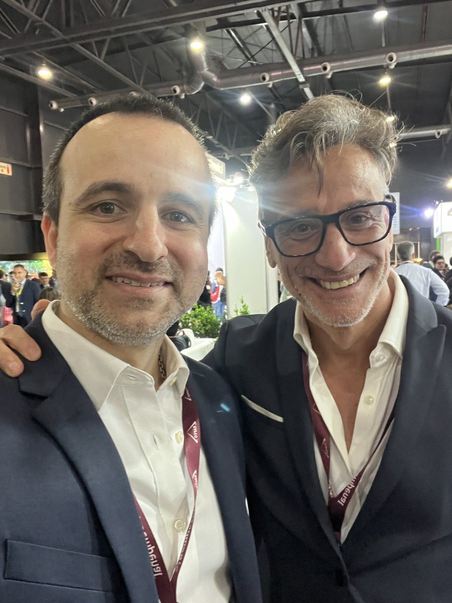 gonzaeperez's tweet photo. #Selfitis en el Congreso #SAC24 @FGProcopio pura facha 
@SAC_54 https://t.co/sfeCeeNC1W