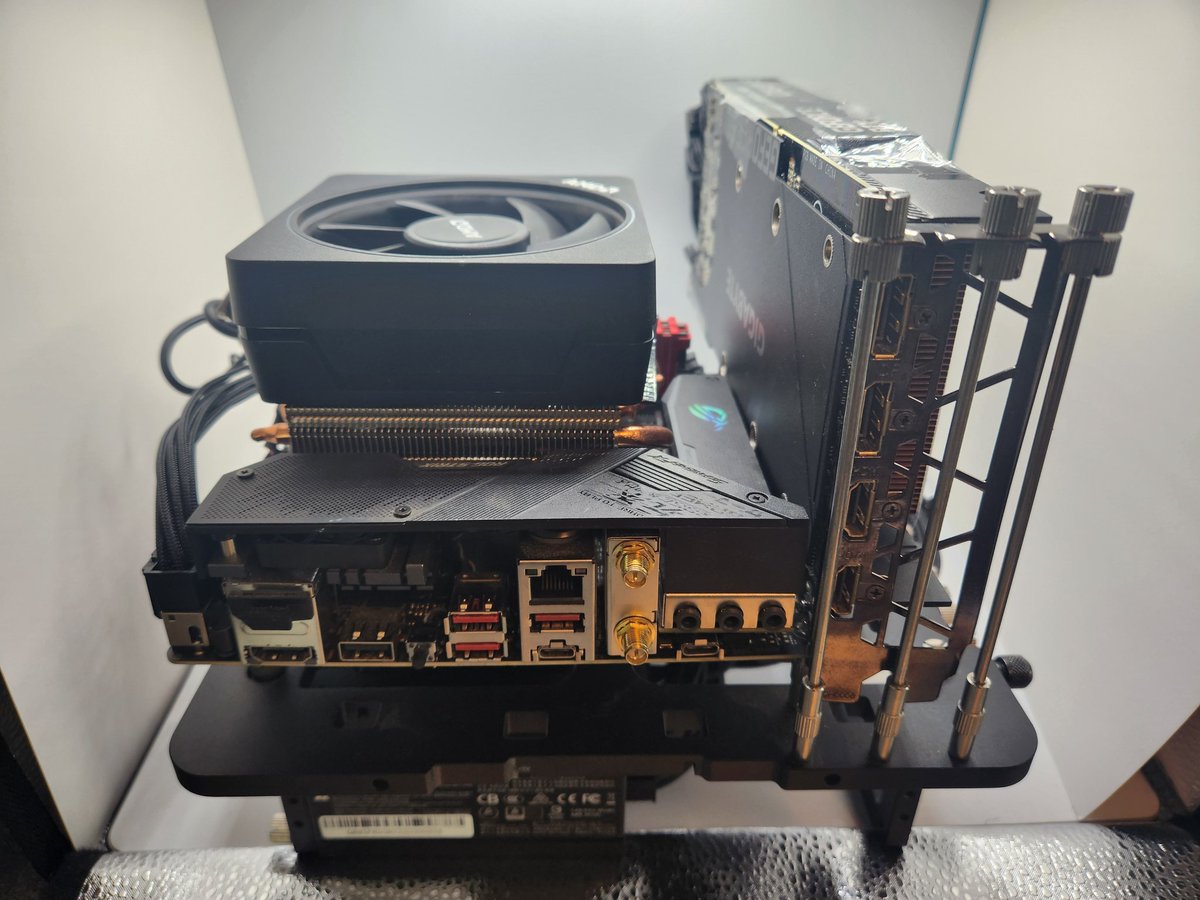 kr00tmantech's tweet image. This PC has a unique vibe, part spare parts, part old crypto mining gear held together by packing tape, and love. Ladies and gentlemen I present to you my new lan PC! #pcmr @OfficialPCMR Can you guess the specs?! #PCBuild