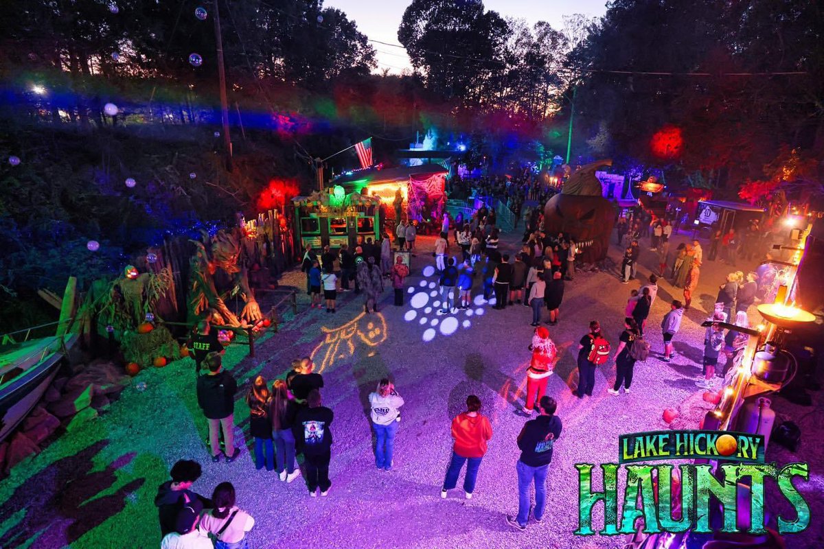 LakeHickoryHnts's tweet photo. #LakeHickoryHaunts #hauntedhouse #attraction is OPEN FRI, SAT, and SUN, featuring the #MysteryMachine from #ScoobyDoo and the #ECTO 1 from #Ghostbusters 👻 Get Tickets and plan your visit at https://t.co/YeegqRFpy2 🎃 &amp; #BEPREPAREDTOBESCARED #spooky #spookymonth #halloween2024 https://t.co/XB5ElzaZIx