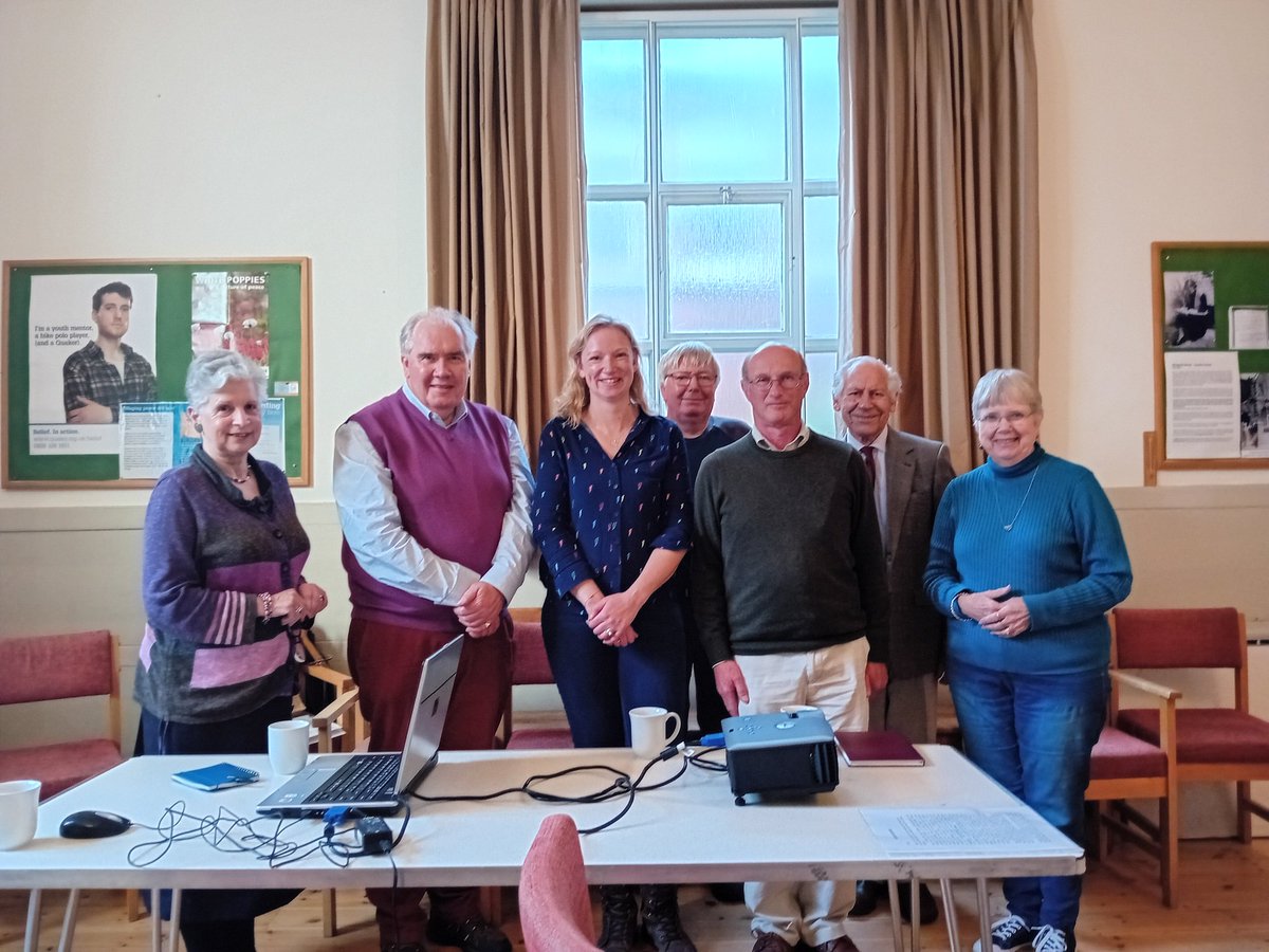 SuffolkHeraldry's tweet photo. After our AGM yesterday @SuffolkHeraldry members enjoyed a thought provoking and superbly illustrated talk by @VickyCFletcher . Thankyou Vicky, your talk certainly provoked some lively discussion! https://t.co/AcY0ZnF8HD