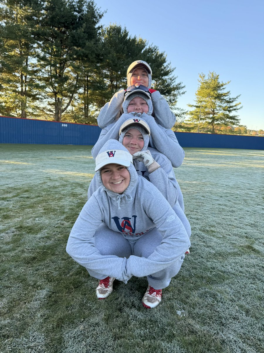 It looks like Winter is squeezing its way into our Fall  🥶#RollSens <a href="/WSCCsoftball/">WaltersStSoftball</a>