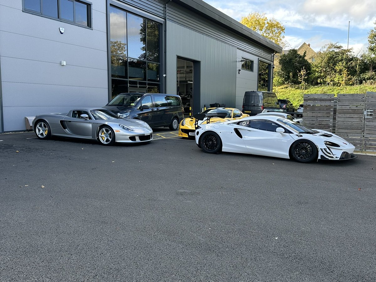 Thiagoooal's tweet photo. There are worse car parks 😮‍💨 https://t.co/3zcSZga6ar