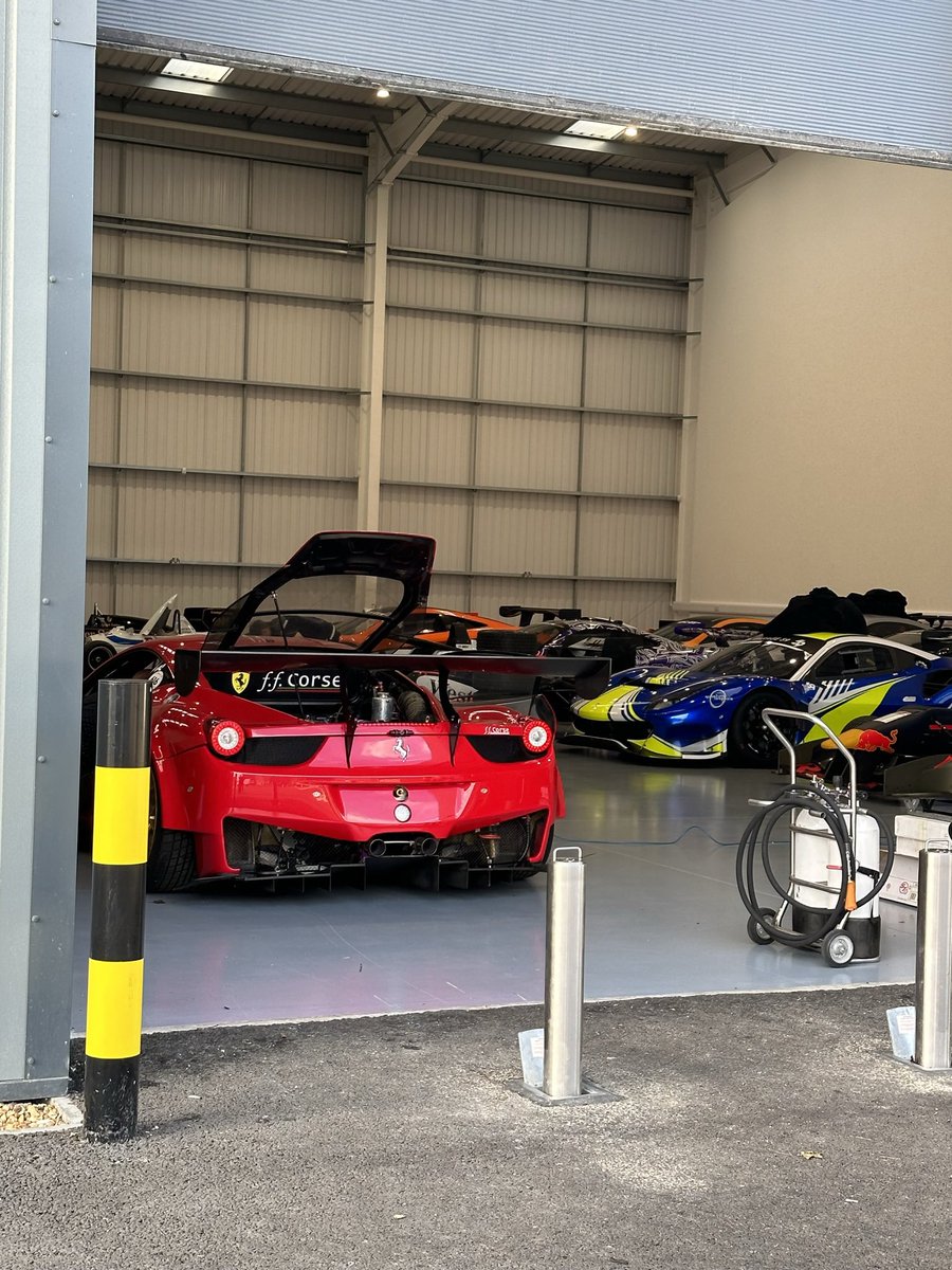 Thiagoooal's tweet photo. There are worse car parks 😮‍💨 https://t.co/3zcSZga6ar