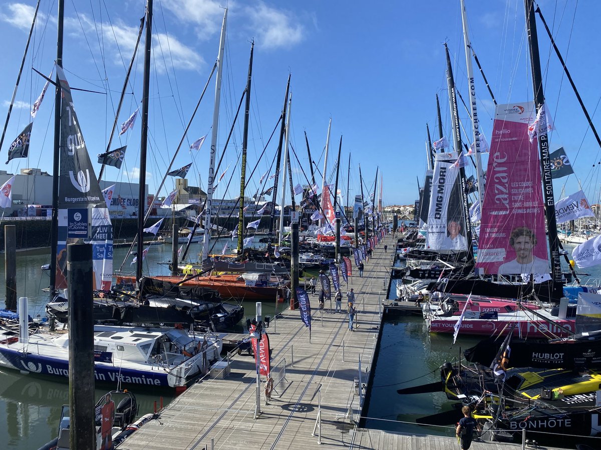 MathieuMarin24's tweet photo. Les derniers préparatifs, ce vendredi, sur les pontons du #VendéeGlobe Plus que quelques heures avant l'ouverture du village départ de cette dixième édition ! @VendeeGlobe @infojud44 #voile https://t.co/6dtqBzOJX7