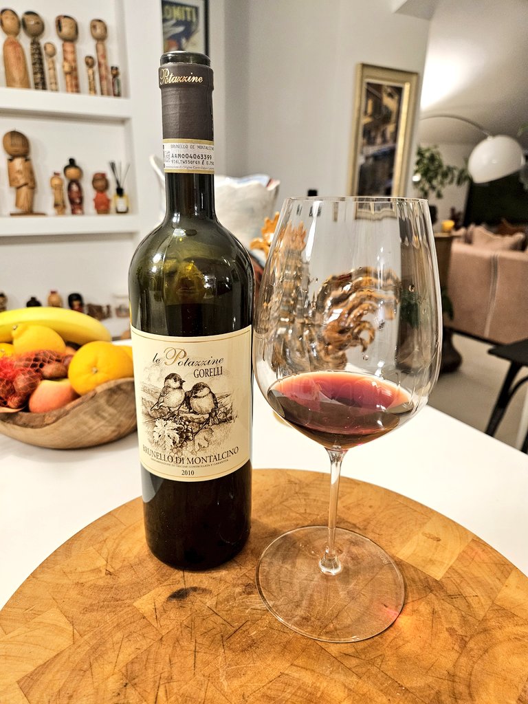 pietrosd's tweet image. #yearofwine2024 
Omg...I absolutely love this wine. BdM10s are singing.
@JohnMFodera @CHARLIEWINES @thewinetattoo @JamesHubbard113 @RussellVine1981 @SteveKubota @wine1percent @timmilford @SusanHulmeMW @BartlettBacchus @CaththeWineLady @CoastCabCritic @Liam3494 @RichLJames