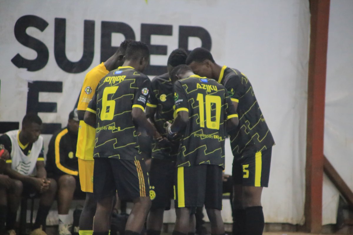 Futsal_Uganda_'s tweet photo. Futsal Uganda Cup R16 

27'

Abasi Muluya completes his brace before Shafiq Mulangira scores to extend Park's lead 

Park FC 4-2 Edgar's Youth Programmee 

#PFCEYP https://t.co/HjIHBOK1dN