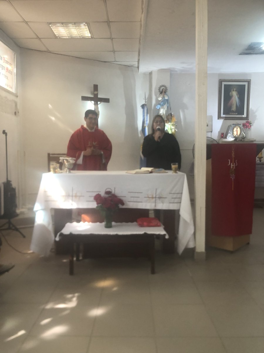 terelunalarioja's tweet photo. Acompañamos a Caro su Directora y al enorme equipo q atiende a los abuelos de nuestro querido Hogar San José!! Felices 54 años!!! https://t.co/JjcpdiEIRe