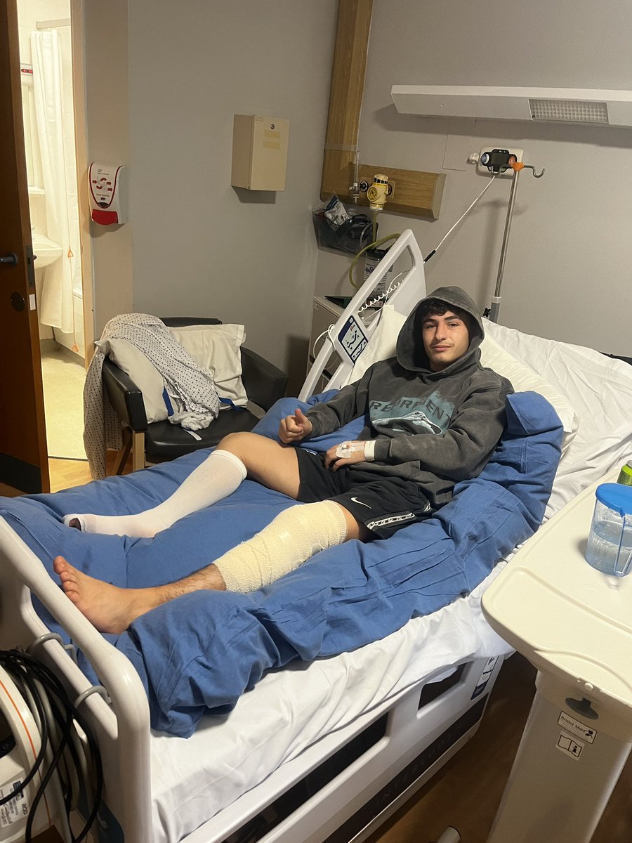 rhysfenlon's tweet photo. Second operation done after an unsuccessful one last year. Big thank you to the @PFA &amp; @chorleyfc ❤️Also to @spirehealthcare for looking after me today. Life doesn’t get easier or more forgiving, you just get stronger and more resilient. Let’s get back right to it 💪🏼 https://t.co/3XgcWLs0HS