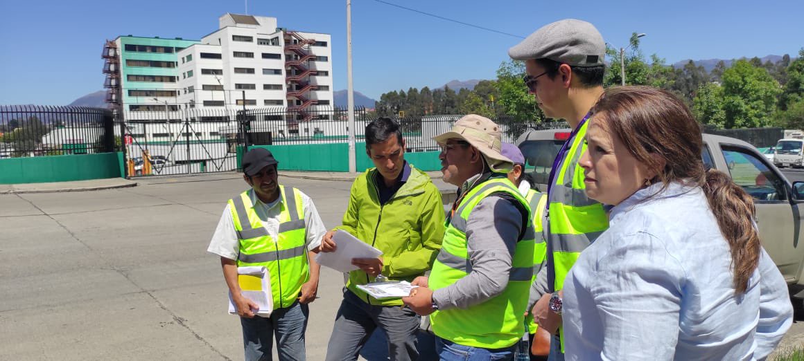 MIT_Ecuador's tweet photo. ✅Analizamos las modificaciones en la zona y las mejoras a implementar.
✅Revisamos los aspectos técnicos, sociales y ambientales más relevantes para la etapa constructiva
👷Observamos el volumen de vehículos y pasos peatonales para garantizar una movilidad segura. https://t.co/vW3GUnAHrI