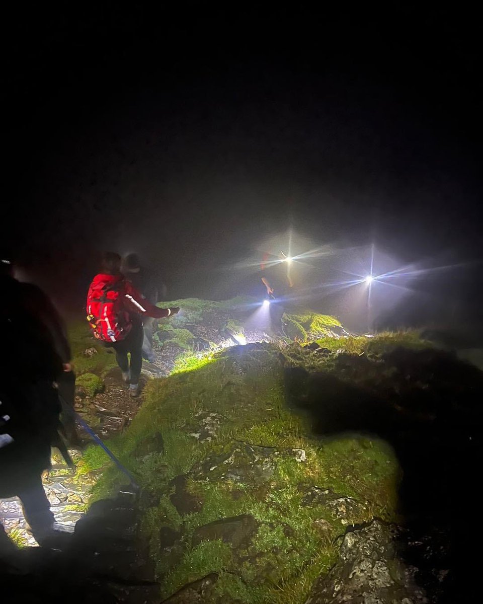 aberdyfiSART's tweet photo. Callout 🚨

At approximately 3:30pm on Tuesday the Team received notification of a group of walkers who had become lost and disorientated on Cadair Idris. 

https://t.co/e2ItxP1BZK https://t.co/HpVtYRFmAo