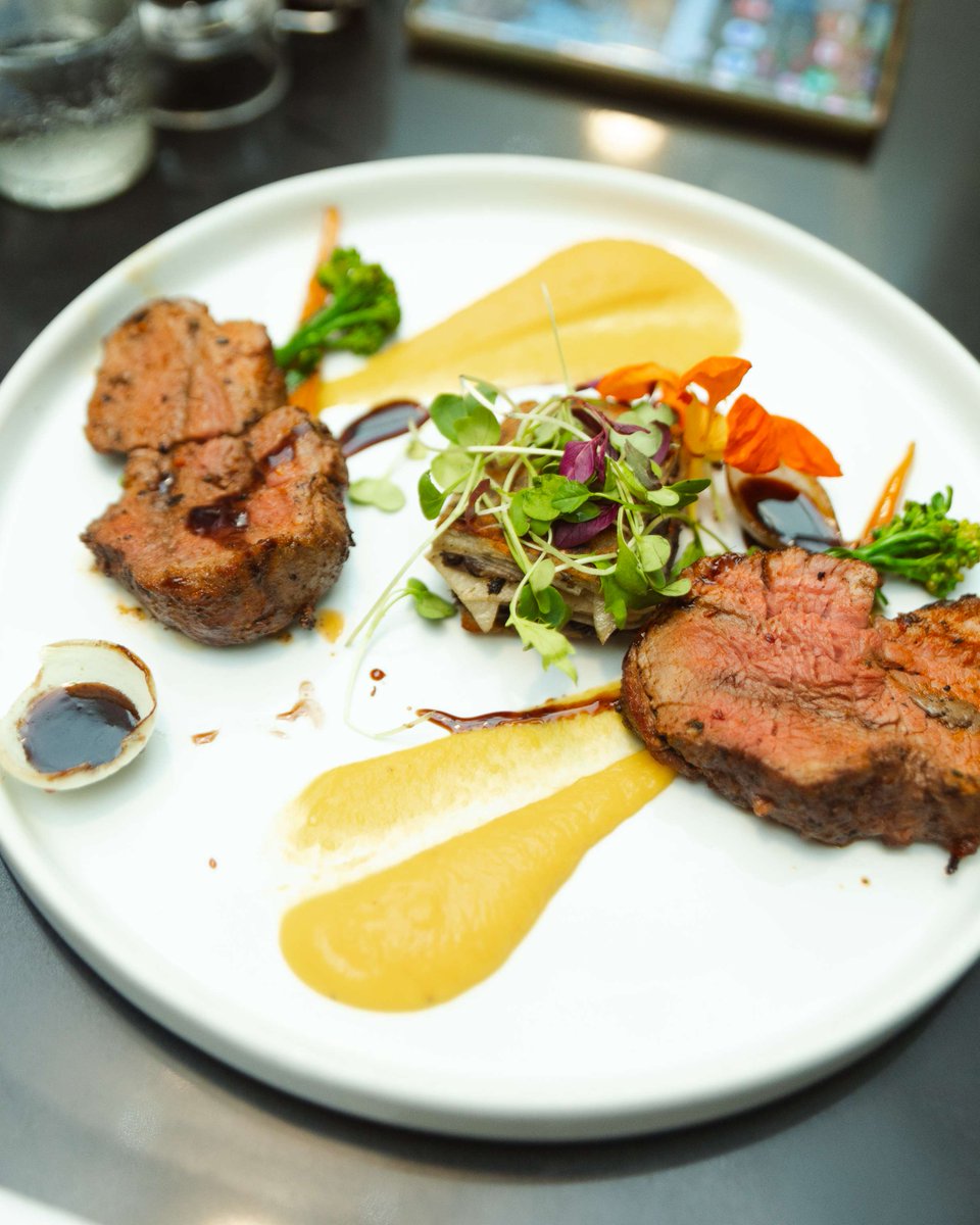 Your perfect Friday night awaits at Platinum Belt Lounge with deep house performances, mouthwatering tapas, and unbeatable bottle specials. See you at Platinum Belt Lounge from 7pm!
#LaidBackFridays #PlatinumFridays #LiveMusic #WeekendVibes