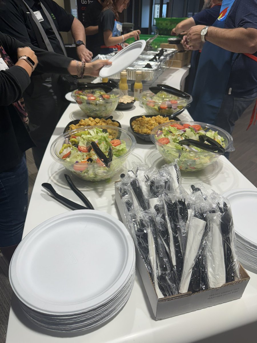 saltnburnem's tweet photo. We got the OG for lunch at #DenverDevDay! I love it!
// @JessicaKnapik https://t.co/qaeTfnMIqH