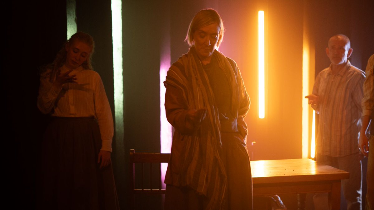 Happy Opening Night to the stunning cast &amp; crew of Jon Berry's Tachwedd! Just for you, here's a sneak peak at a couple of gorgeous production shots 😍

buff.ly/4dJy7Wj

Photo credit: Woodforge Studios