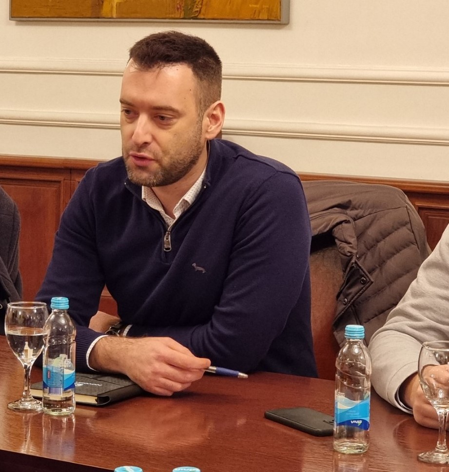 MilkoGrmusa's tweet photo. Коначно завршио и приједлог акта којим се забрањује јавним органима и институцијама на свим нивоима да од грађана траже увјерења чије издавање је у надлежности других јавних органа и институција.

Уколико овај мој приједлог буде усвојен одлазе у прошлост овјерене копије докумената, бројне таксе и губљења времена, новца и енергије.