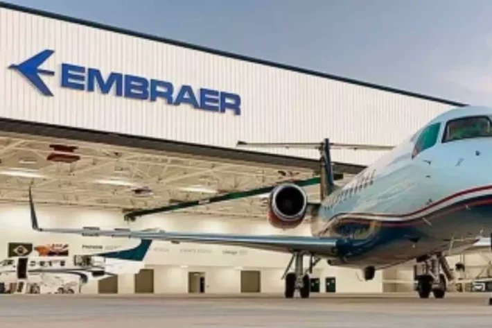 DefenseLrca's tweet photo. Com ampliação dos serviços (MRO), Embraer deve aumentar receita em US$ 50 milhões por ano, diz Santander
#Embraer #servicos #manutencao #embr3 #reparo #revisao #EstadosUnidos
https://t.co/dvXLji1mdl https://t.co/bXe7DqyMo9