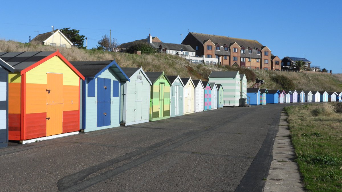 seuneke's tweet photo. My walk this morning was at Pakefield nr Lowestoft.
#Pakefield
#Beachhuts
#Beches
#Churches https://t.co/4WkBTWP4uO