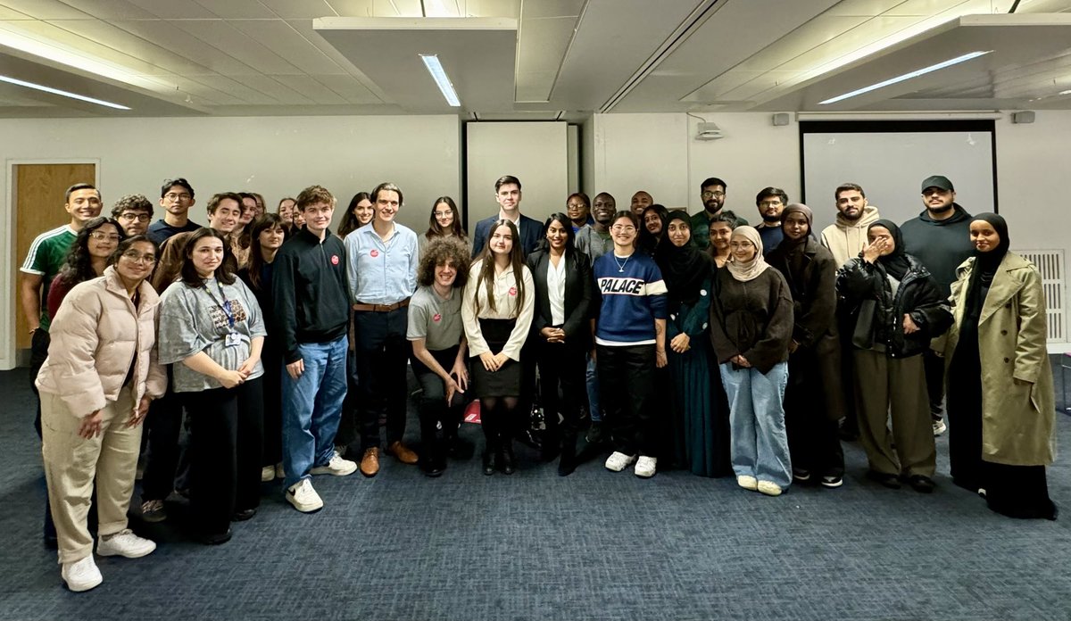 Uma_Kumaran's tweet photo. 👑 As a proud @QMUL Alumni, I was delighted to join @QMLabSoc as this term's inaugural guest speaker

🌹 It was great to talk about my journey from local student to local MP, my background, my hopes for Stratford and Bow and all those who live in it
 
🙌 Thank you for having me https://t.co/dKn5EtCROI