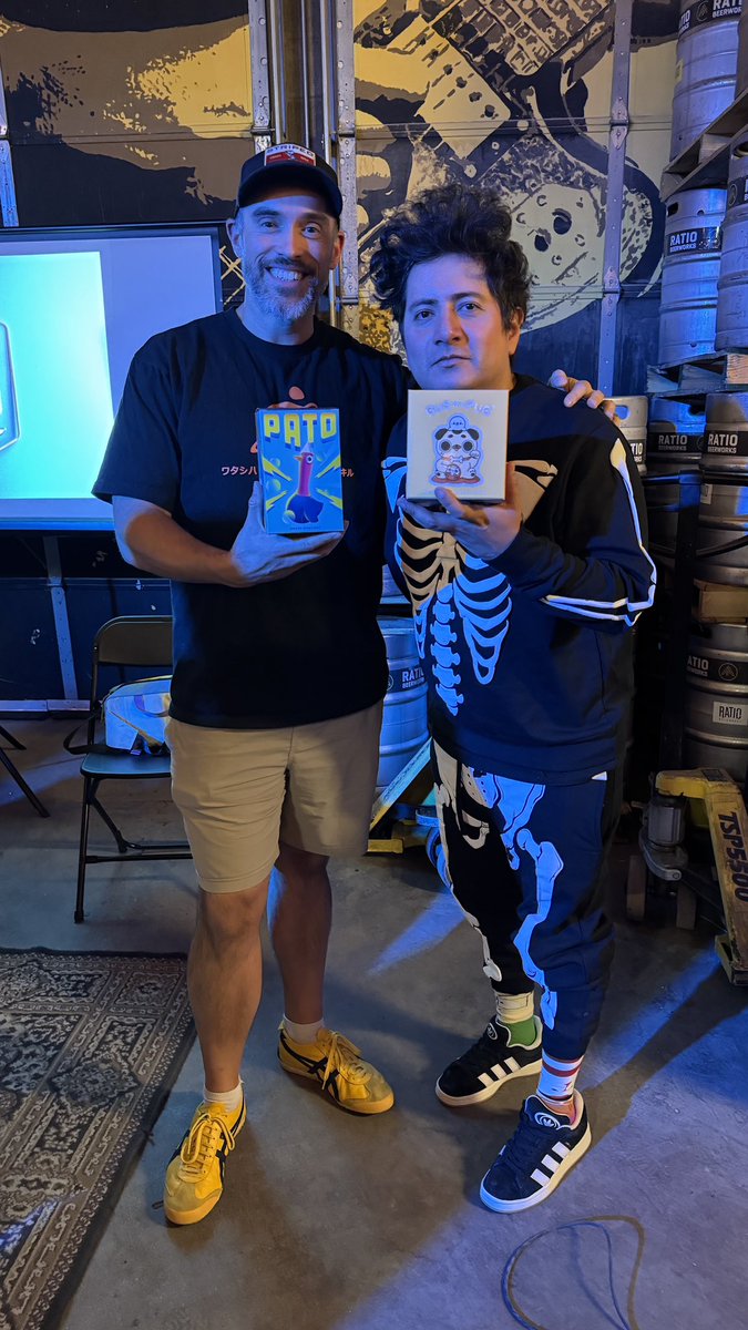 COMotionMeetup's tweet image. What an epic meetup last night where we hosted the very talented 3D/2D artist, Aarón Martínez from Mexico!  A special lucky few got some of his duck character toys as well!  Big shout out to Aarón &amp;amp; be sure to sign up for our newsletter so you get alerted about the next meetup!