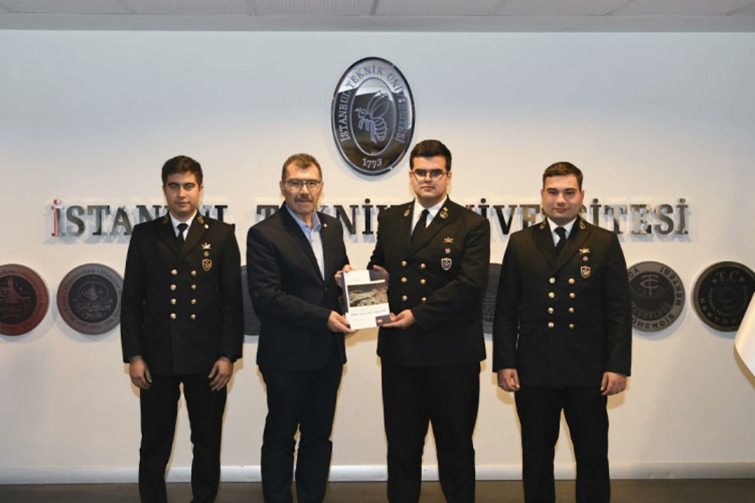 Denizcilik Dergisi (@denizcilikdergi) on Twitter photo Denizci öğrencilerden rektör hocaya ziyaret
İTÜ Denizcilik Fakültesi öğrencileri, Rektör Prof. Dr. Hasan Mandal'ı ziyaret etti.
denizcilikdergisi.com/denizcilik-gun…
#ArdaÇiftci #GöktuğYıldız
#RektörProfesörDoktorHasanMandal
#SalimEfeErken #ziyaret
<a href="/ProfHasanMandal/">Prof. Dr. Hasan Mandal</a>
<a href="/ydo_itudf/">Yüksek Denizcilik Okulu</a> Denizci öğrencilerden rektör hocaya ziyaret
İTÜ Denizcilik Fakültesi öğrencileri, Rektör Prof. Dr. Hasan Mandal'ı ziyaret etti.
denizcilikdergisi.com/denizcilik-gun…
#ArdaÇiftci #GöktuğYıldız
#RektörProfesörDoktorHasanMandal
#SalimEfeErken #ziyaret
<a href="/ProfHasanMandal/">Prof. Dr. Hasan Mandal</a>
<a href="/ydo_itudf/">Yüksek Denizcilik Okulu</a>