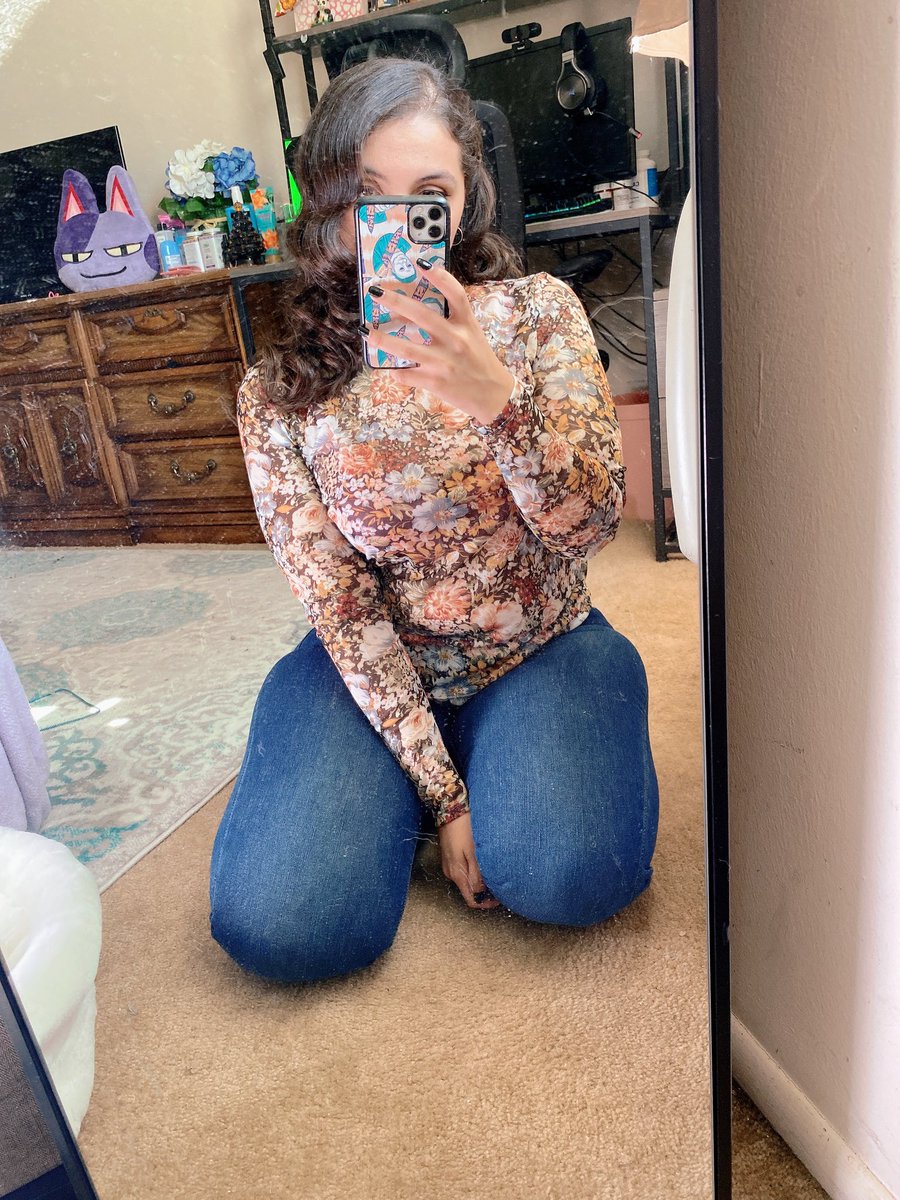 beericua's tweet photo. ok ladies do we fuck with these shirts https://t.co/5IUedgeTR0