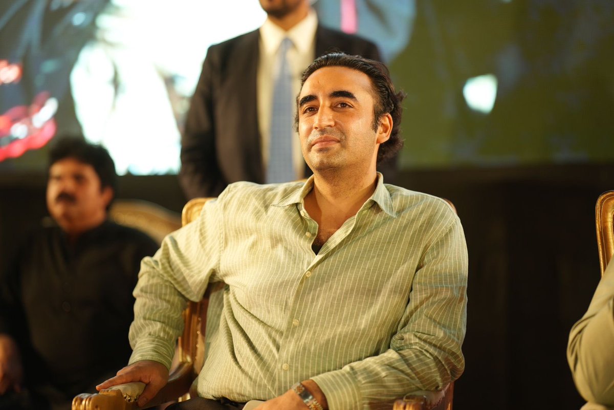 RabNBaloch's tweet photo. شہزادہ 
دن رات اور مسلسل ملک میں جمہوریت کیلئے کوشاں، ملک کا واحد قومی لیڈر۔ https://t.co/z7jrI51Mqu