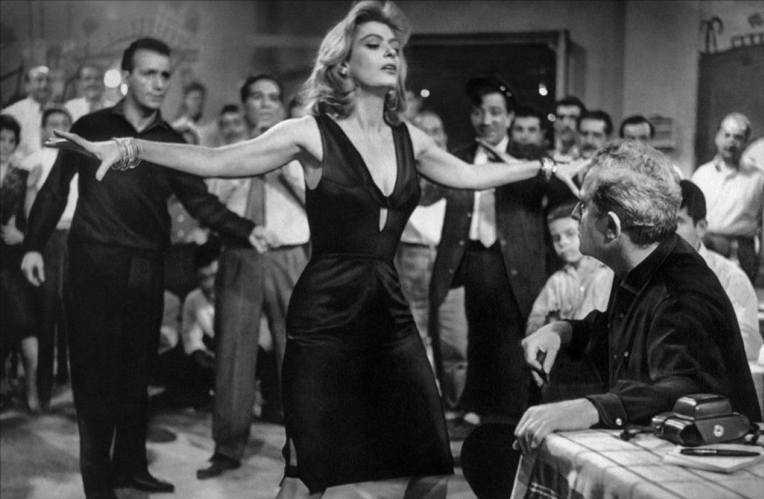 Gungordemirkan1's tweet photo. ▫️'You can kiss me on a Monday 
or you can kiss me on a Tuesday 
kiss me on a Wednesday a Thursday
A Friday and Saturday is best
But never ever on a Sunday
cause that's my day of rest.'
#JulieLondon💫#DOTD✨
#RIP #NeverOnSunday🎶
#ManosHatzidakis-#OscarPrize✨
#MelinaMercouri🎂✨ https://t.co/8nV0FaavJs