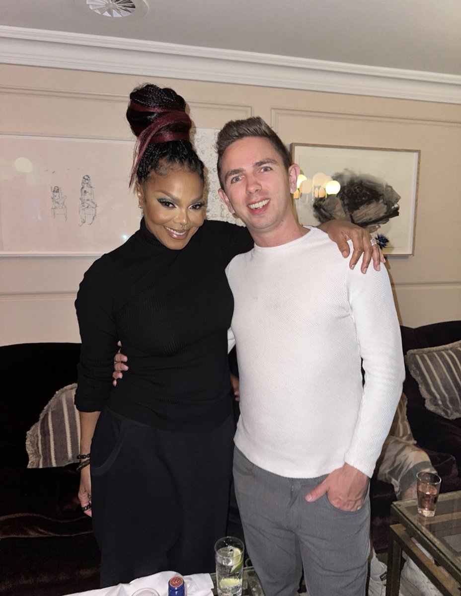 TweetJanetLove's tweet image. How I met her:             Still With Her:
(2001)                             (2022)