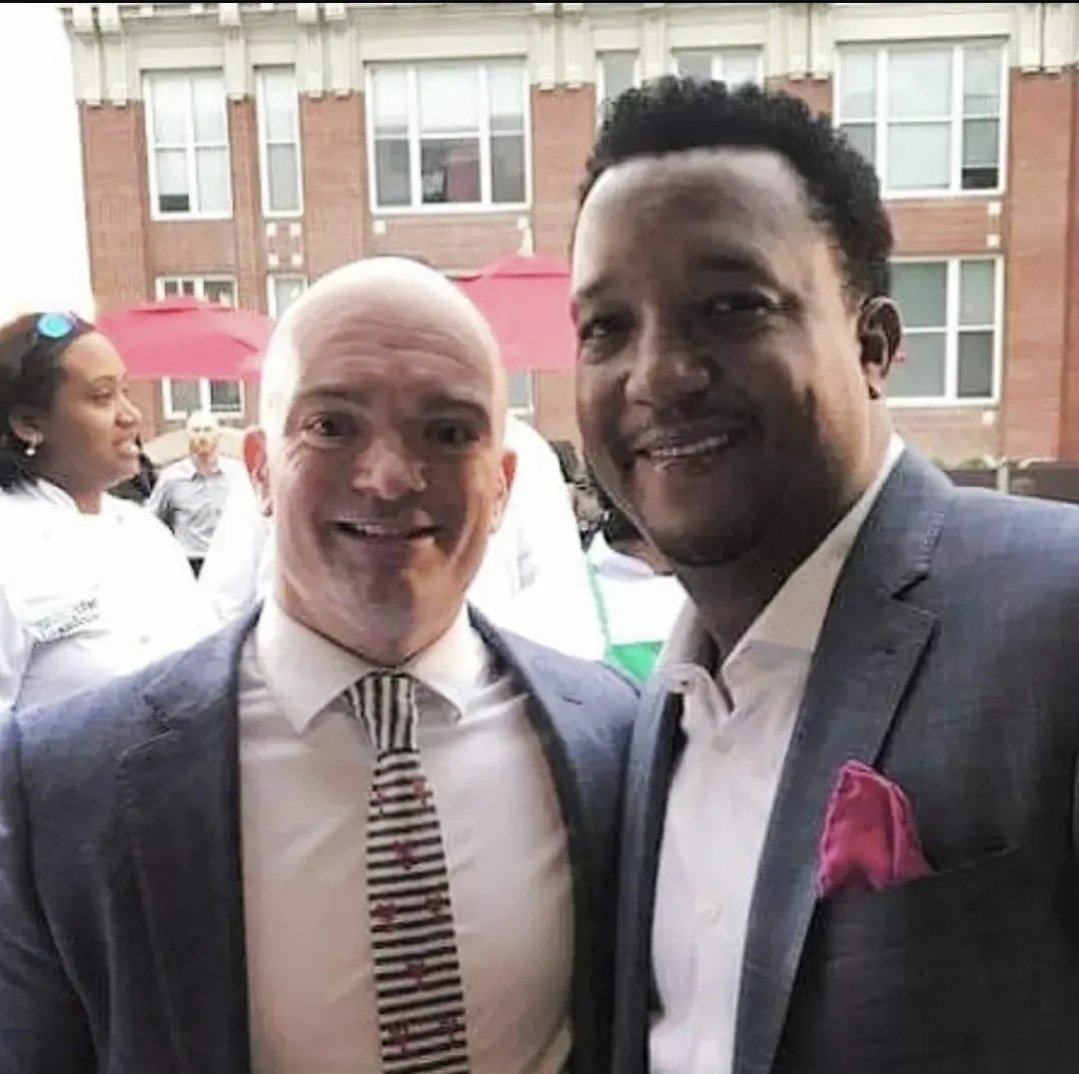 FinnWealth's tweet photo. There is nothing better than talking baseball with @45PedroMartinez .
#financialadvisor #sports #athletes #baseball #nowyouknow https://t.co/r8QryED40m