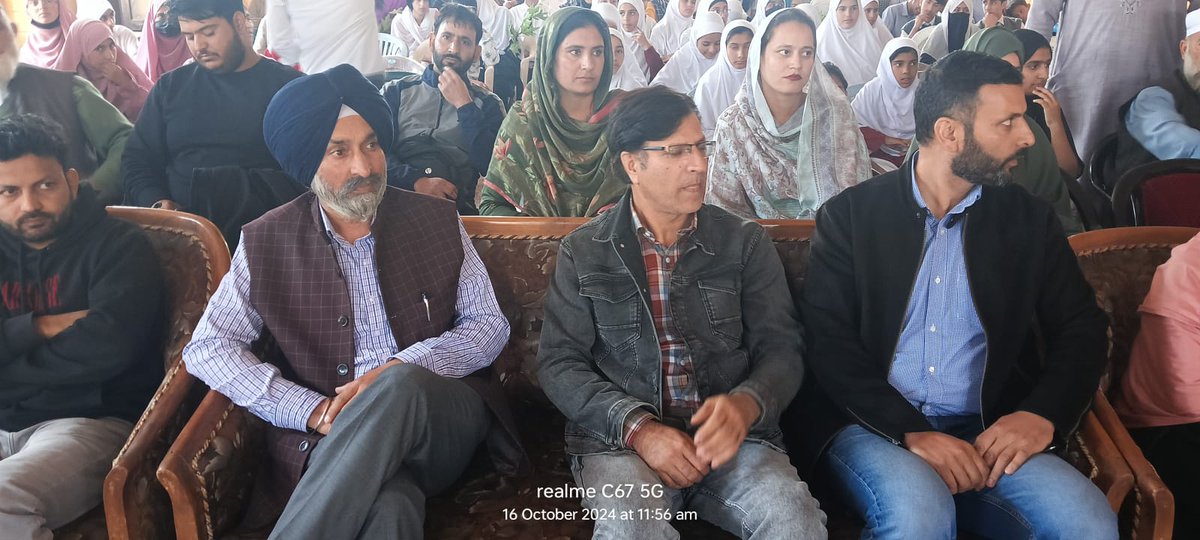 DIET_BARAMULLA's tweet photo. DIET Baramulla organized District Level Competition of Northern India Science Drama contest in which 18 Edu Zones of the District participated. Worthy Principal DIET Bla Mr. Shabir Ahmad Khan graced the occasion to encourage the participants. @EduMinOfIndia @ncert @DCBaramulla https://t.co/WMufZi9CVo