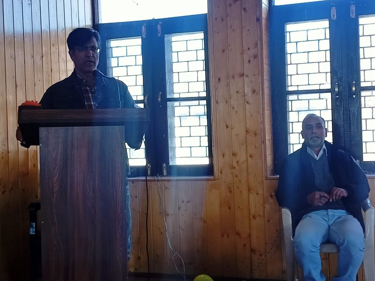DIET_BARAMULLA's tweet photo. DIET Baramulla organized District Level Competition of Northern India Science Drama contest in which 18 Edu Zones of the District participated. Worthy Principal DIET Bla Mr. Shabir Ahmad Khan graced the occasion to encourage the participants. @EduMinOfIndia @ncert @DCBaramulla https://t.co/WMufZi9CVo