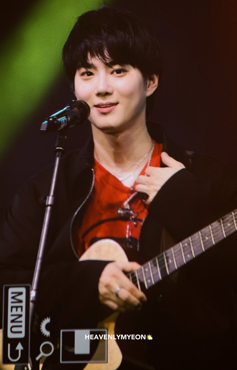 HeavenlyMyeon's tweet photo. 241018 K-Wave Festival in Mumbai

promise 🤙🏻

#수호 #SUHO #준면 #金俊勉 #スホ #EXO 
#SUHOinINDIA
@weareoneEXO https://t.co/D4rlFD3Ciz