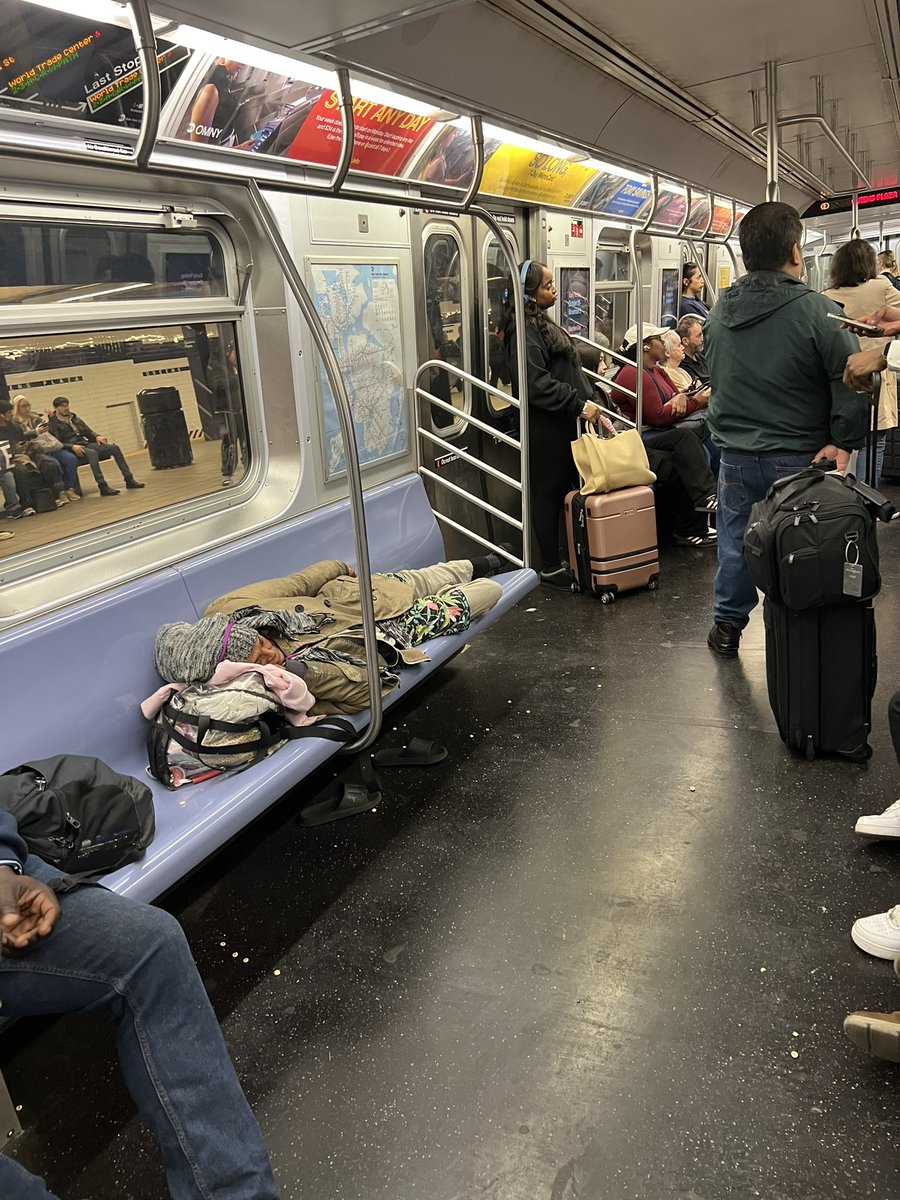 if_718's tweet photo. @NYPDTransit what is that y’all get paid to do again? @NYCMayor @MTA https://t.co/ERv9p1CIVY