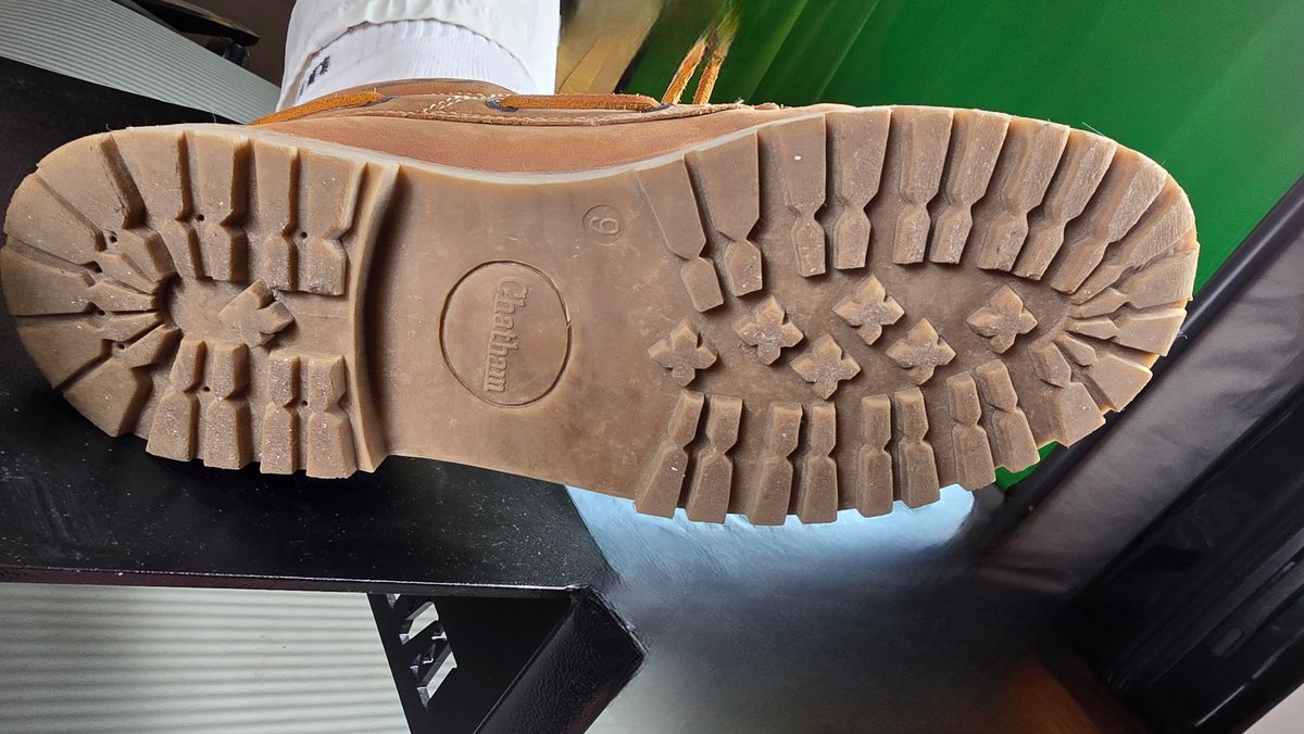 MasterPhoenix98's tweet photo. Take a good look at that sole and think about your tounge having to lick evey last bit of it. 

#twink #showlicker #slave #master https://t.co/MGy2e85tlO