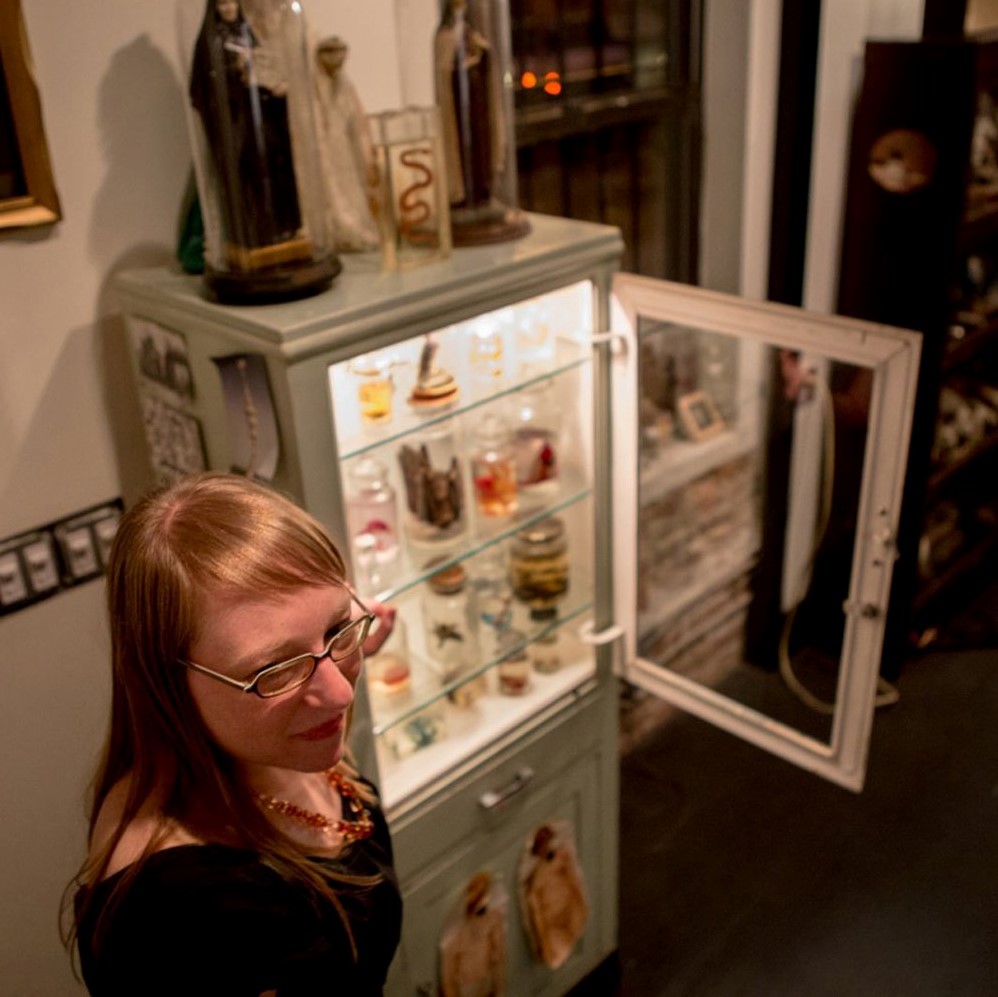 Be sure to check out this previous episode:  
RU76: JOANNA EBENSTEIN, CURATOR &amp; AUTHOR OF MORBID ANATOMY  renderingunconscious.org/poetry/ru76-jo…
<a href="/JoannaEbenstein/">Joanna Ebenstein</a> <a href="/morbidanatomy/">Morbid Anatomy</a>