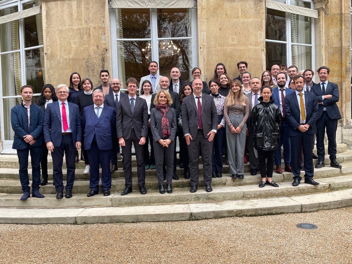 Echanges très stimulants avec l’ensemble de l’équipe d’AME à l’occasion de notre séminaire de direction aujourd’hui : que de talents et quelle motivation, heureuse de conduire notre projet collectif!!