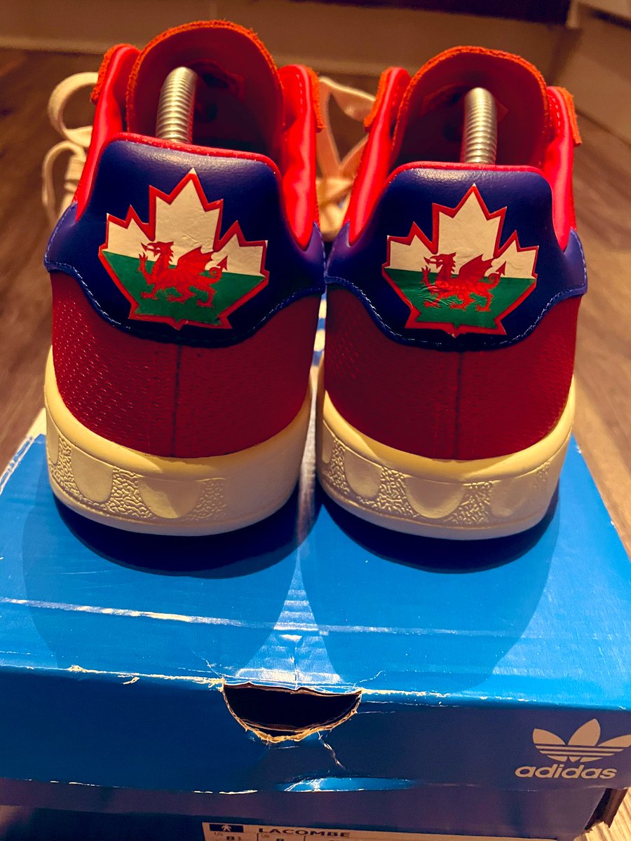 Some Anglo Welsh/Canadian custom trainers heading to Wrexham vs Rotherham tomorrow…