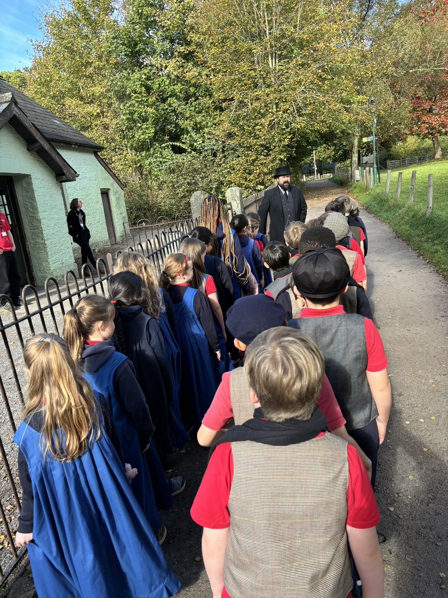 Hendrefoilan's tweet photo. What better way for the Manta rays to learn and understand Victorian School life than @StFagans_Museum … we had a great day! #hdfpMR #hdfpHum https://t.co/5chBTpTC2g