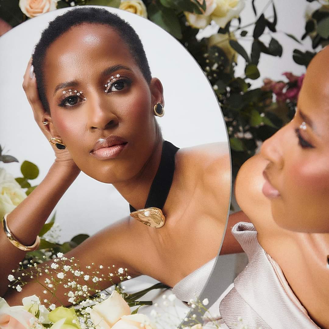 Anyways, let me tell you exactly who she is🙂

Bongi Mvuyana is a South African singer, songwriter, and performer who fuses soul, jazz, and folk music to deliver a fresh, alternative soul sound to the discerning music lover.

She gave us Fix your love, Njalo and now we have