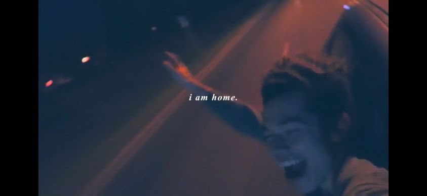 nobodyseversrry's tweet photo. ITS THE SAME FONT WHAT IF I KMS https://t.co/4WjzGecQ2W